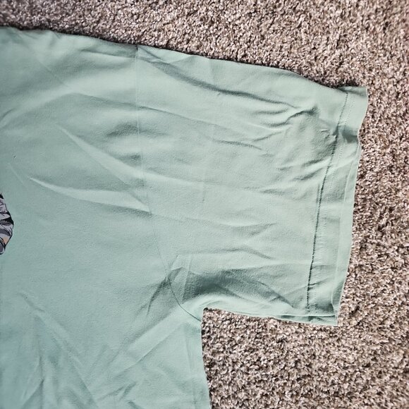 Go Wild Victoria Falls Green Size 2XL Front and Back Elephant Graphic Shirt - Picture 4 of 7